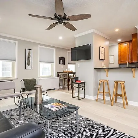 Downtown! 24H Concierge! Private Balcony! 11K Villa